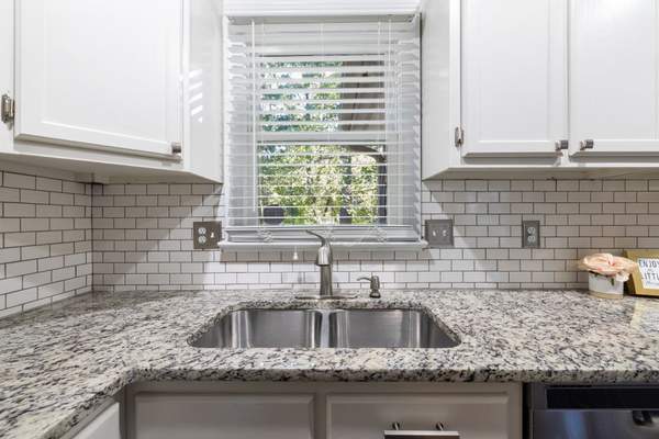 how to install peel and stick tile backsplash